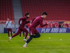 HTH-上海海港迎亚冠关键赛；今晨外线爆发；话题不断；团队化学反应显著(上海海港足球俱乐部亚冠最新消息)