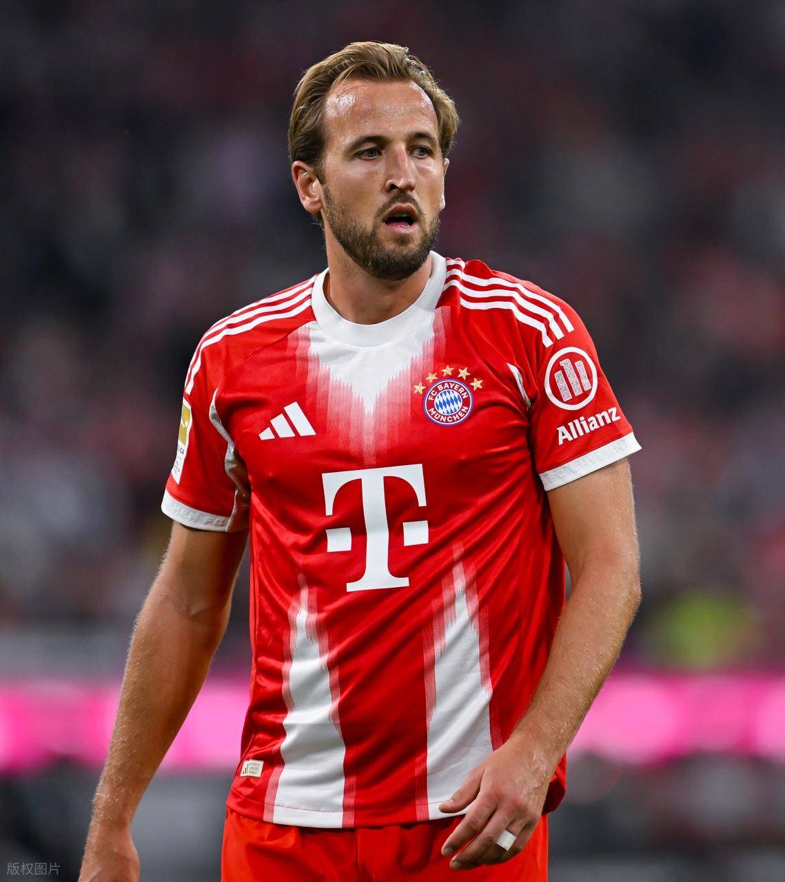 华体会体育-包含凯恩回归赛场，大胜首场状态亮眼，巴塞罗那观众沸腾！的词条